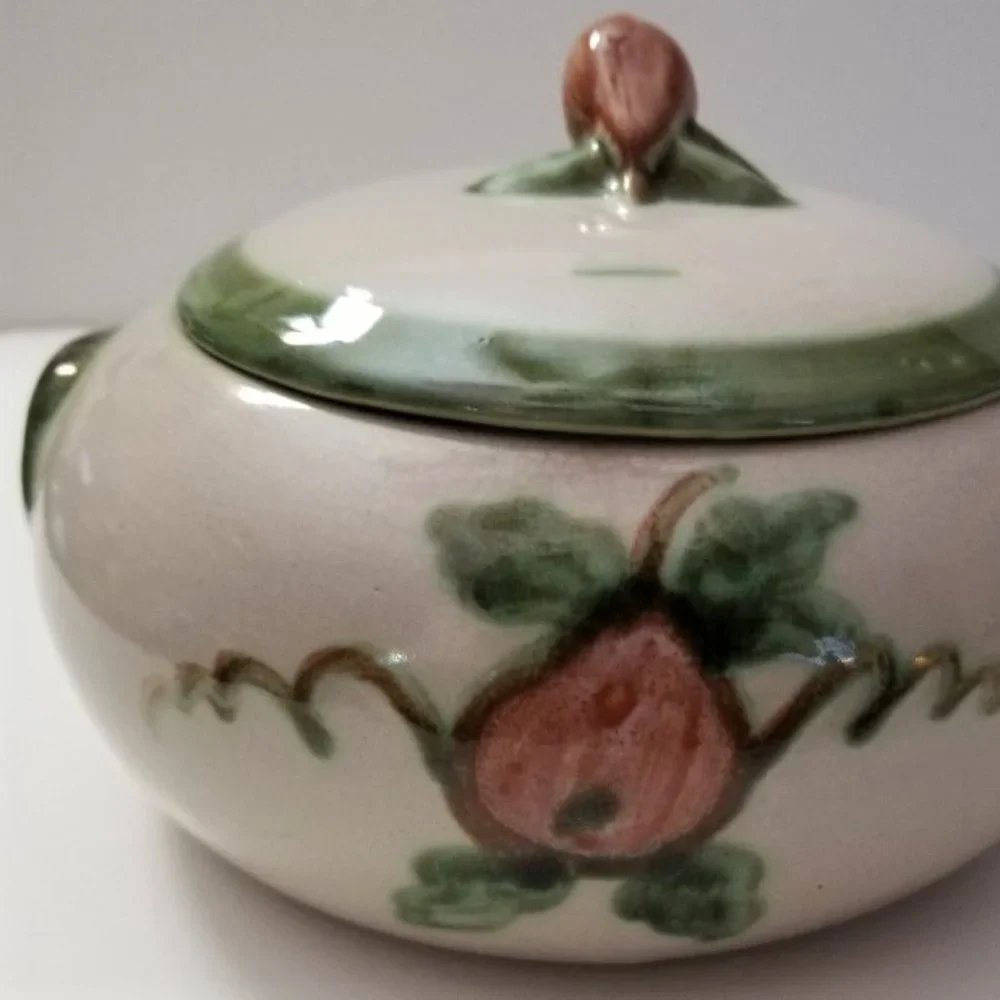 Vintage John B. Taylor Ceramics Casserole Dish - Picture 1 of 15